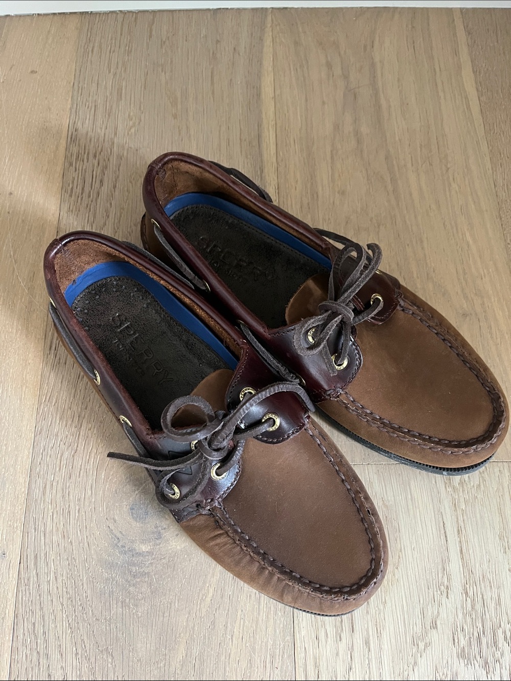 Sperry Two-Tone Brown Leather Boat Shoes with Lace Detail